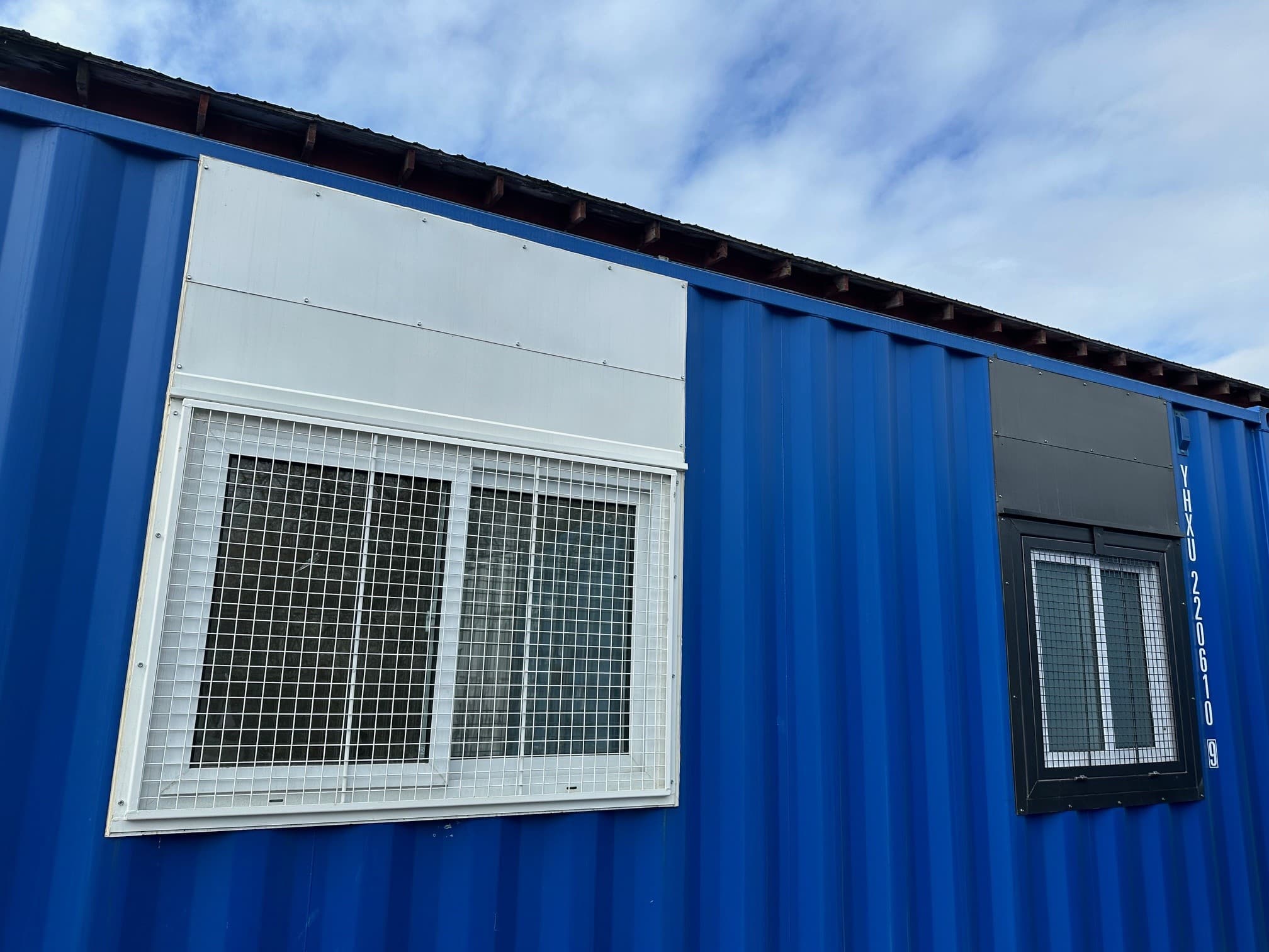 6066 - 3'x3' INSTA Frame and Window & White 3'x4' INSTA Frame and Window Together.jpg