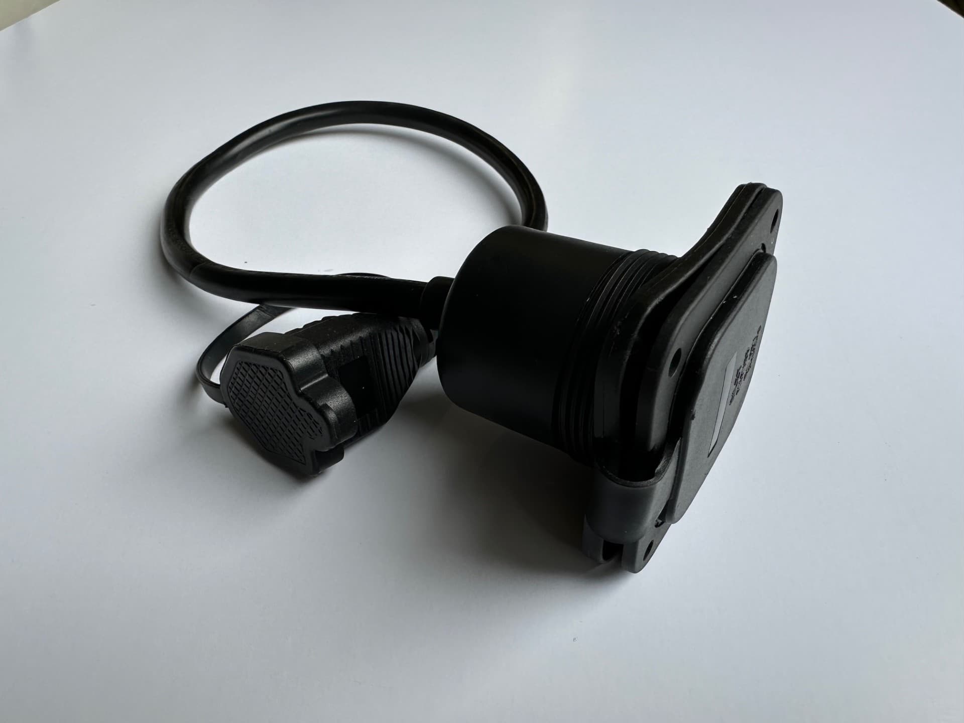 7101 Insta AC Power Port 1 (6).jpg