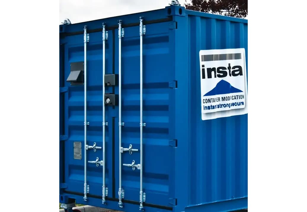 E3ca.4185%20INSTA%20Container%20Door%20Locking%20Rod%20Installed.jpg